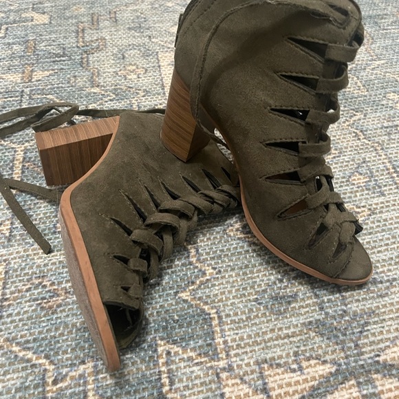 Soda Shoes - Soda Green block Lace Up Open Toe Ankle Booties size 7